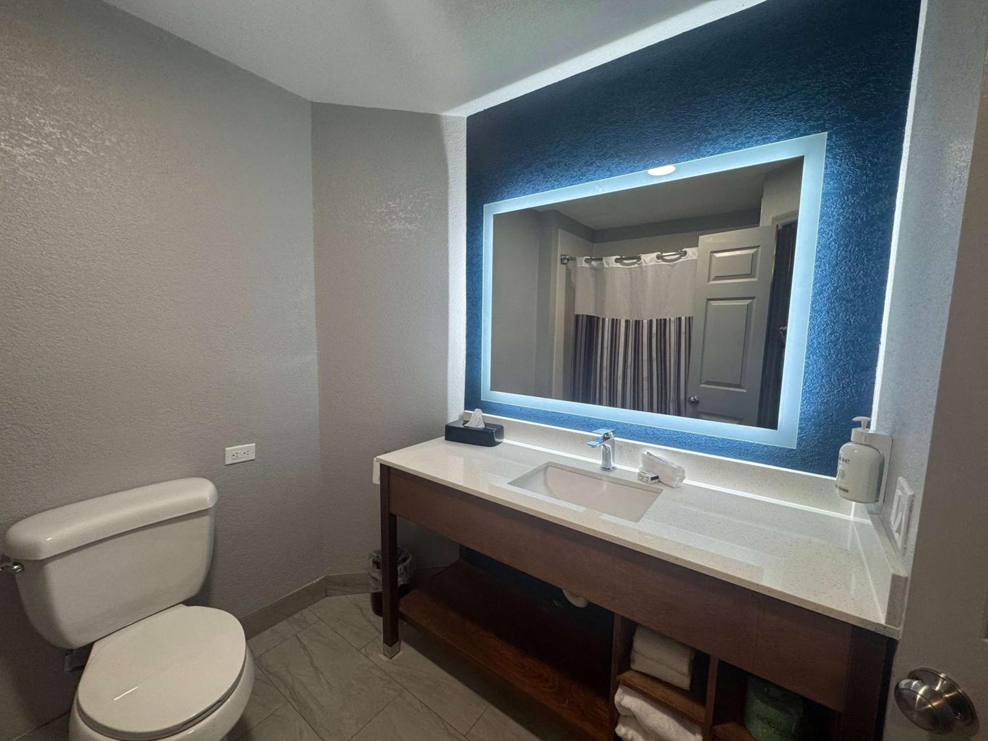 La Quinta By Wyndham Raleigh Cary Hotell Exteriör bild